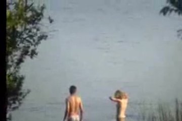 Случайно заснял как красивая пара трахается на пруду
