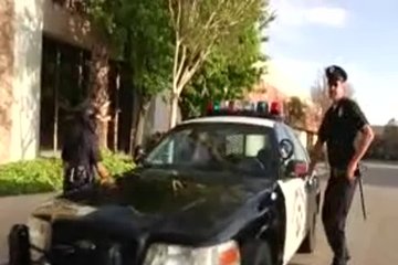 Полицейские тоже любят секс, смотри онлайн