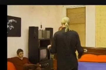Парни имеют жирную суку как хотят