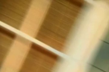 Брюнетка делает глубокий отсос