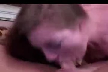 Кончает ей прямо в рот во-время жёсткой долбёжки