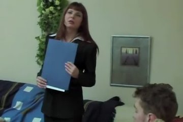 Оказались на одном диване