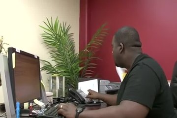 Девушка пришла устраиваться на работу