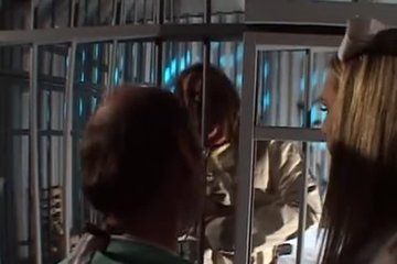 Парень оказался наедине с медсестрой