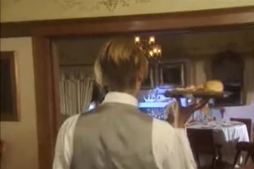 Романтический секс в ресторане двух сиськастых подруг