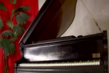 Три грубые сучки поймали мужика