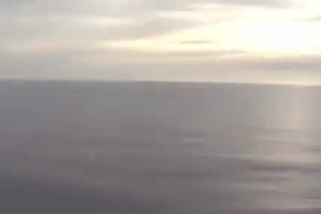 Девушка резвится со своим мужчиной