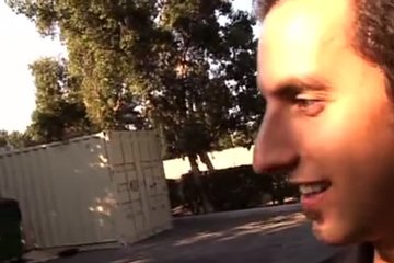 Гибкая девчонка провела анкетирование