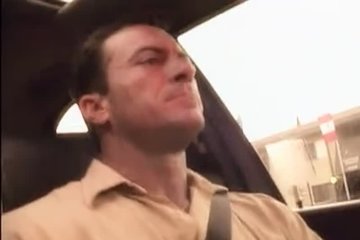 Девушка застала дома совсем другого парня