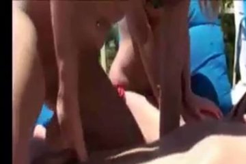 Девушки оказались весьма голодными
