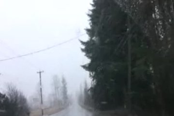 Девушка мастурбирует в машине по дороге домой