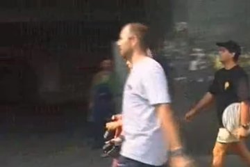 Пару симпатичных попок на овощном рынке