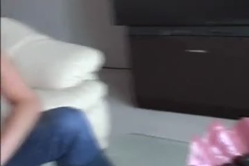 Девушка с наслаждением шалит со своей киской