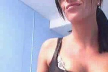 Свою сладкую попку сделала достоянием