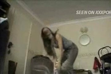 Девушка решила для парня снять эротическое видео