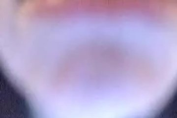 Брюнетка снимает свои развлечения на камеру