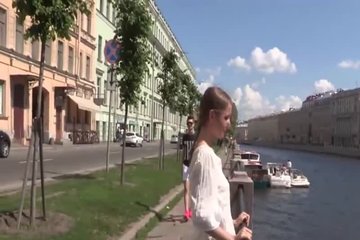 Русскую милую милашку не так уж сложно трахнуть