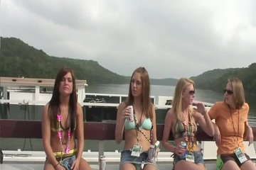 Лучшая вечеринка на берегу большого озера