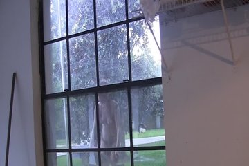 Красотка очень мило дрочила член своему мужу
