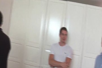 Жирная барышня под ударами пенисов хахалей
