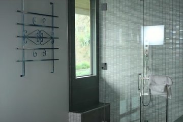 Нежный секс хорошенький пары в душе
