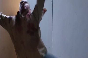Групповуха с зомби в полицейском участке