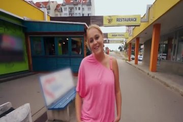 Трахайся с девушкой на окраине города