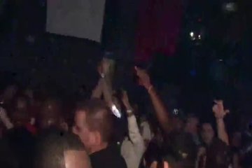 Веселятся все- никто в стороне стоять не должен