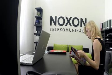 Сучка отдалась в офисе во время собеседования