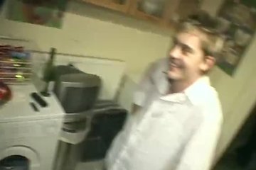 Мужик приучает свою жену к анальным радостям