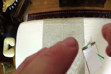 Мужик с татухами развлёкся на массаже с кудрявой клиенткой