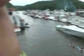 Приватная вечеринка с голыми кисками обещала быть очень весёлой