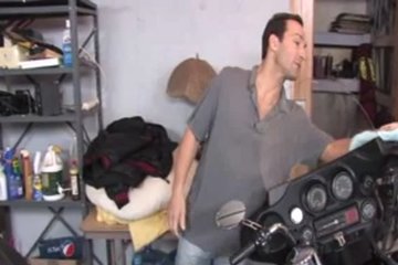 Профессор выебал свою красотку у себя в гараже
