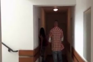 Кухня всегда настраивает её на секс
