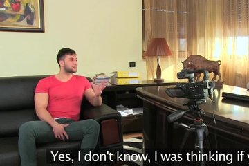 Провинциального мачо проверяет грудастая баба продюсер