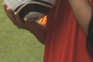 Демонстрируют эротический футбол