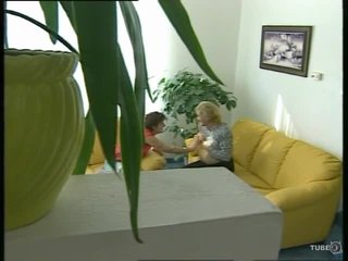 Старые бабы тоже могут устроить лесби оргию