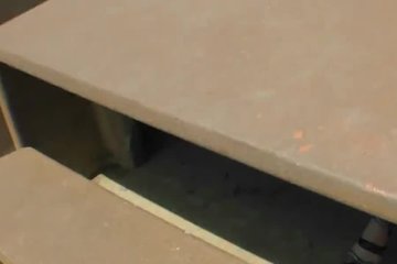 Блудница любит кататься на тачке и члене