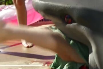 Яркие гламурные брюнетки любят прикалываться и сношаться