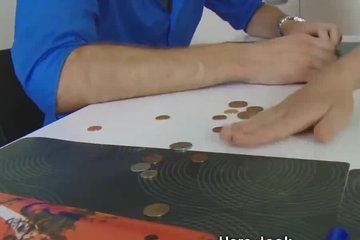 Решение финансовых проблем с помощью рыженькой подружки
