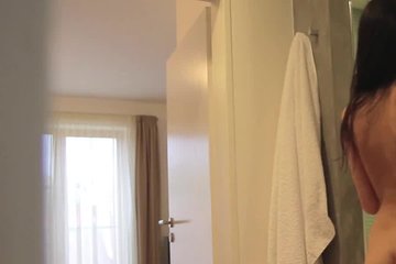 Напросилась в гости на трах