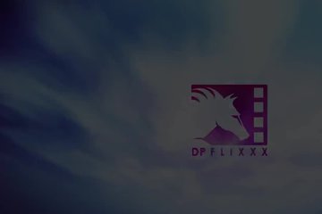 Трахает продавщицу нижнего белья прямо по среди магазина