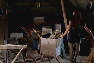 Телочку разрывает бурный прилив страсти