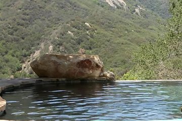 Ненасытная дама переманивает девицу на лесбийскую сторону