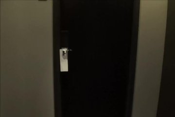 Очкастая сосет фаллос мужика ради приема на работу
