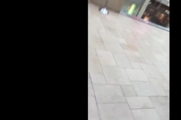 Брюнеточка дает мужику за шмотки