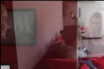 Отодрал любимую сучку в обе дырки по очереди