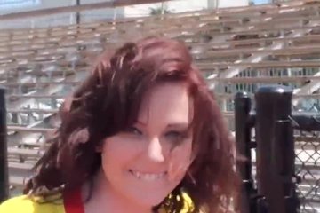 Заманила ухажера в туалет и страстно отдалась там ему