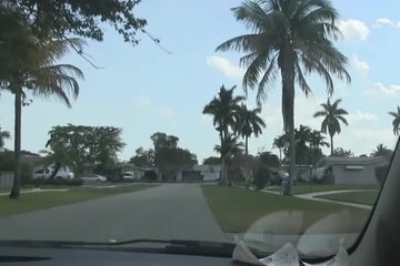Жаркий трах с гостьей на первом свидании на диване