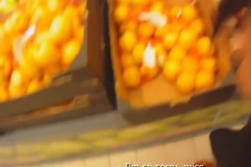 Пикапер поставил девку раком в подъезде и отымел сзади